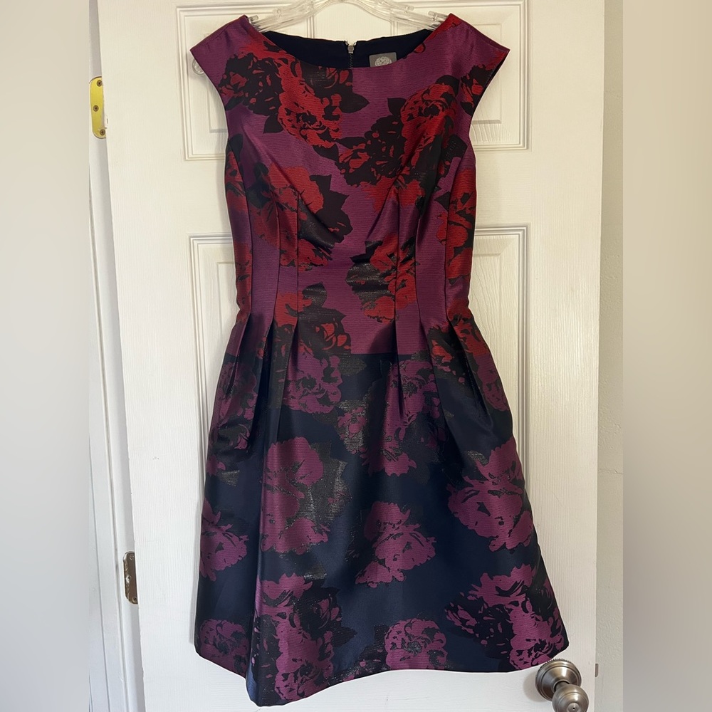 Vince Camuto size 4 formal dress